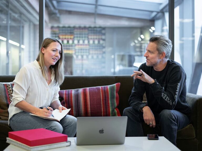 linkedin-sales-solutions-1A8yP_5msac-unsplash Gesprek met jlink